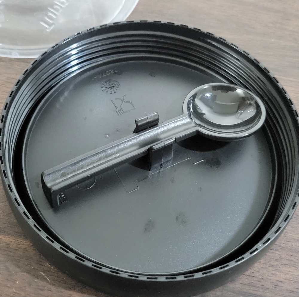 Tupperware Counterscaping Dry Container - Picture 3 of 3